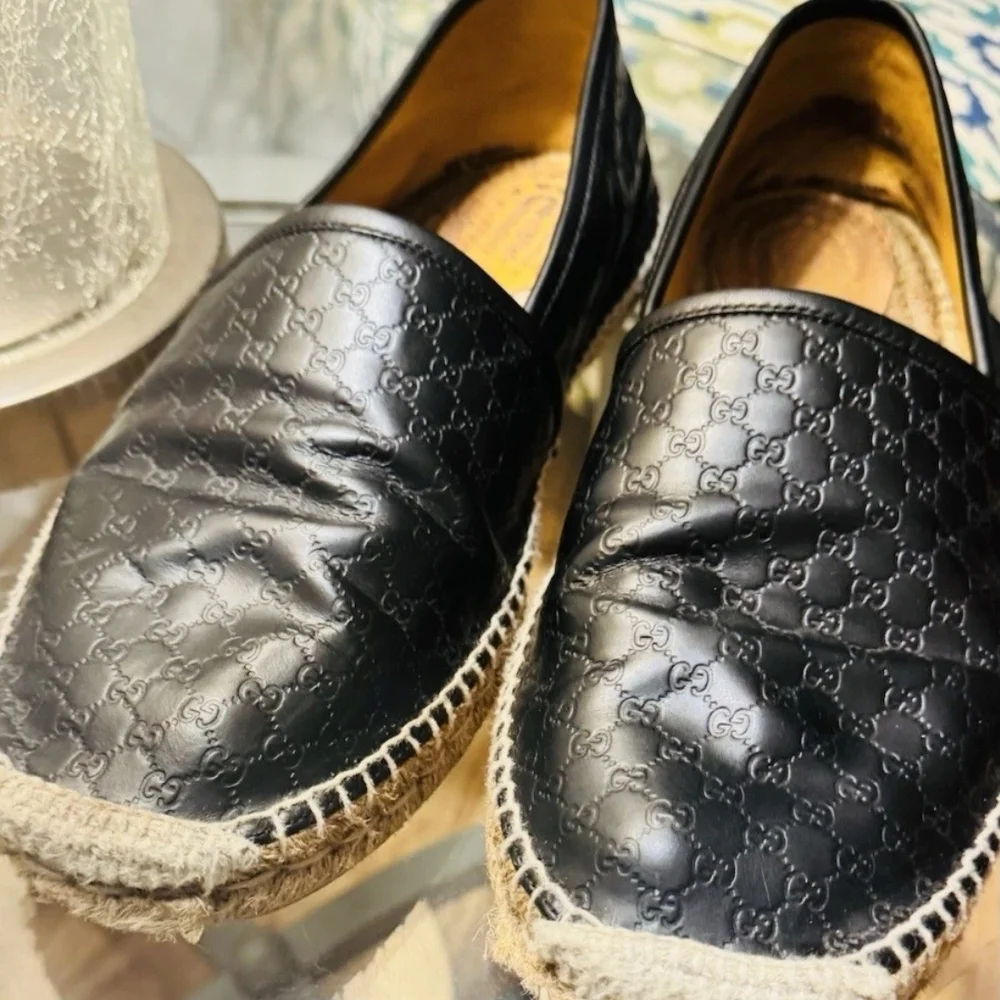 Authentic Gucci Spadrille #567112 Mens Size Size 11 Black Leather GG Flaw .